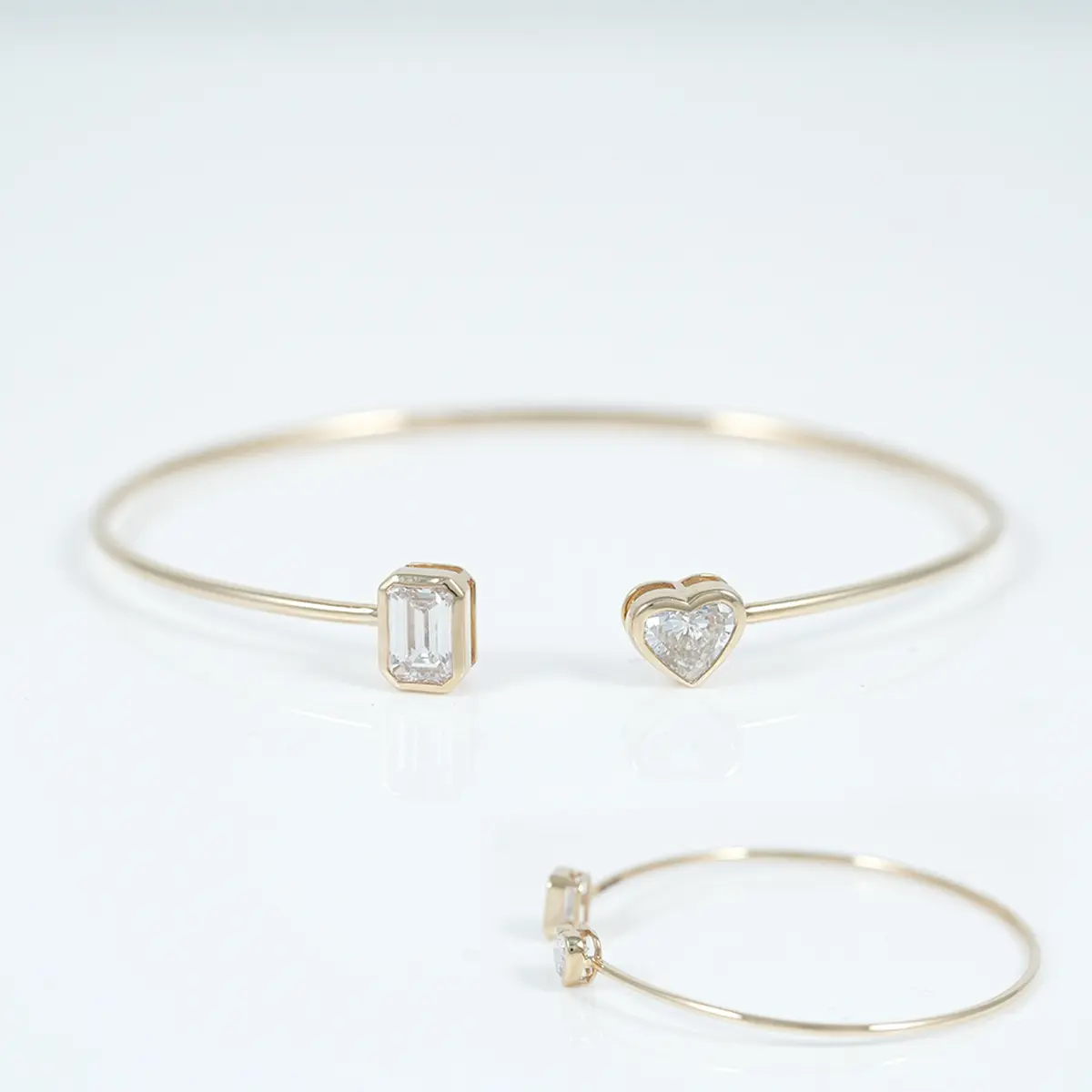 Bezel Setting Emerald & Heart Diamond Holo Bracelet 
