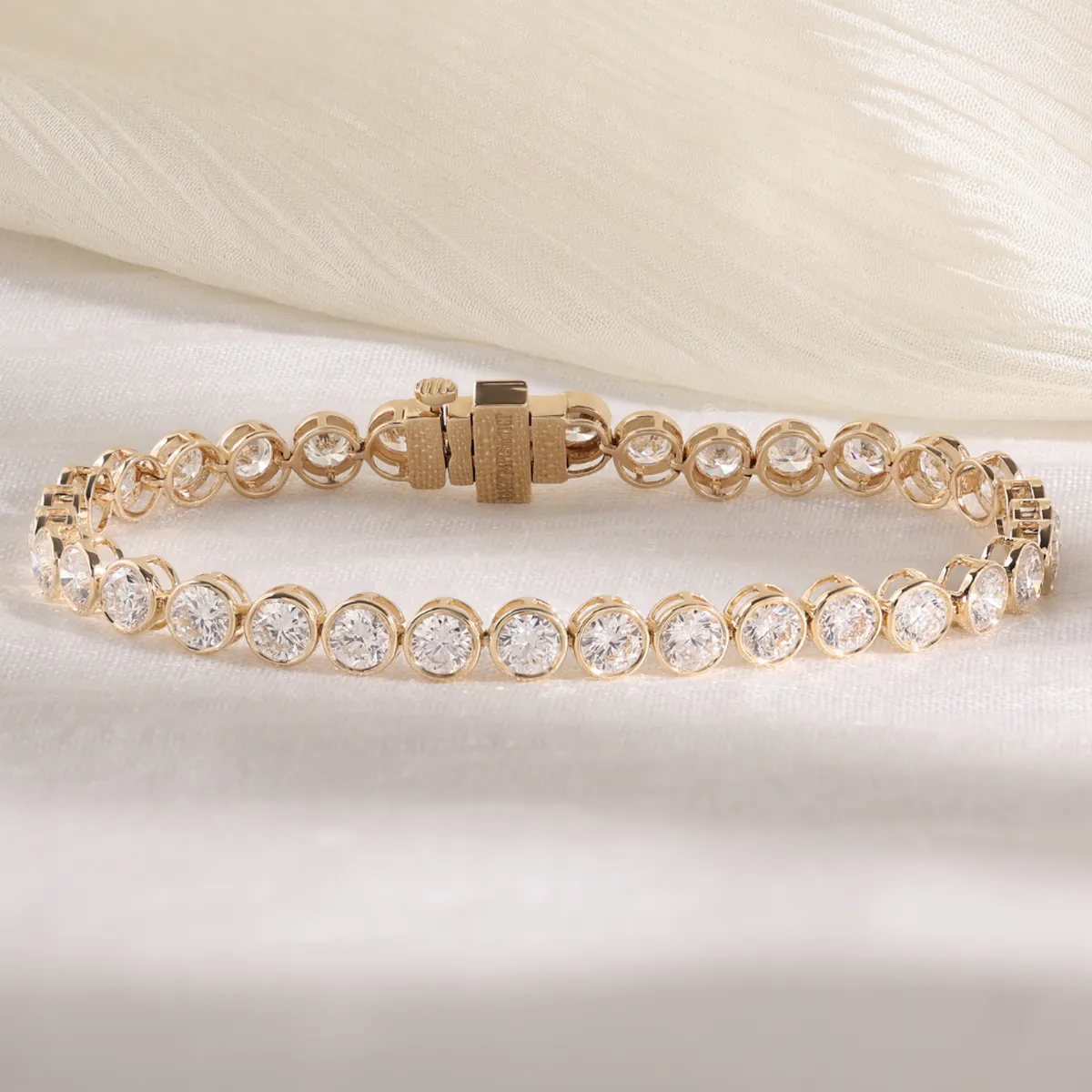 Bezel Setting Round Diamond Tennis Bracelet 