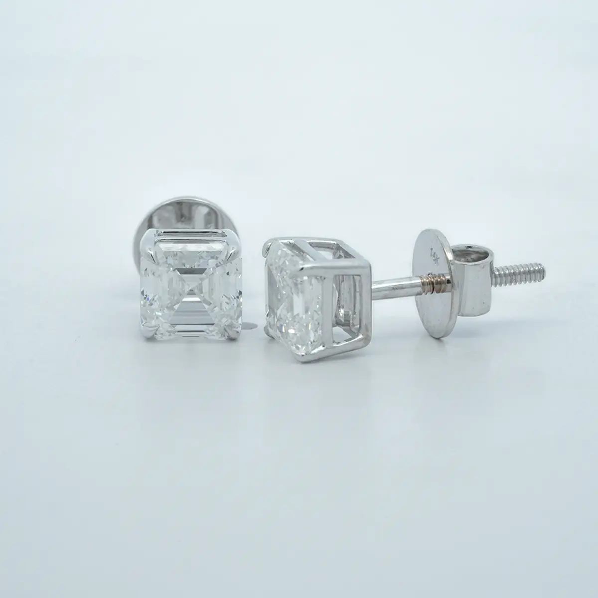Ascher Diamond Solitaire Earring 
