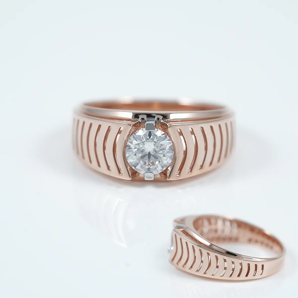 Round Diamond Gents Ring 