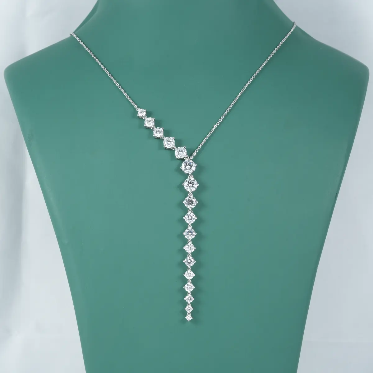 Round Diamond Necklace