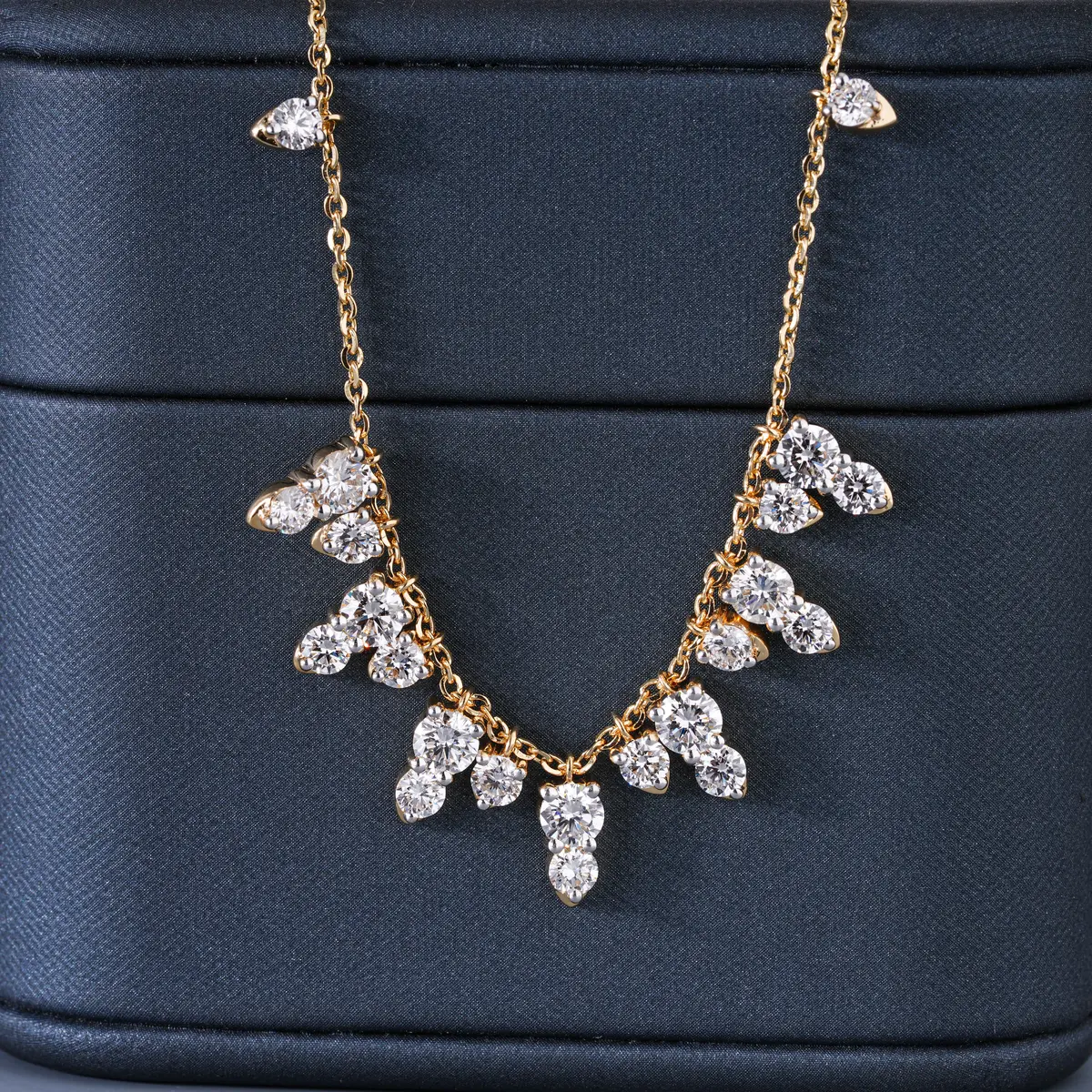 Round Diamond Necklace 
