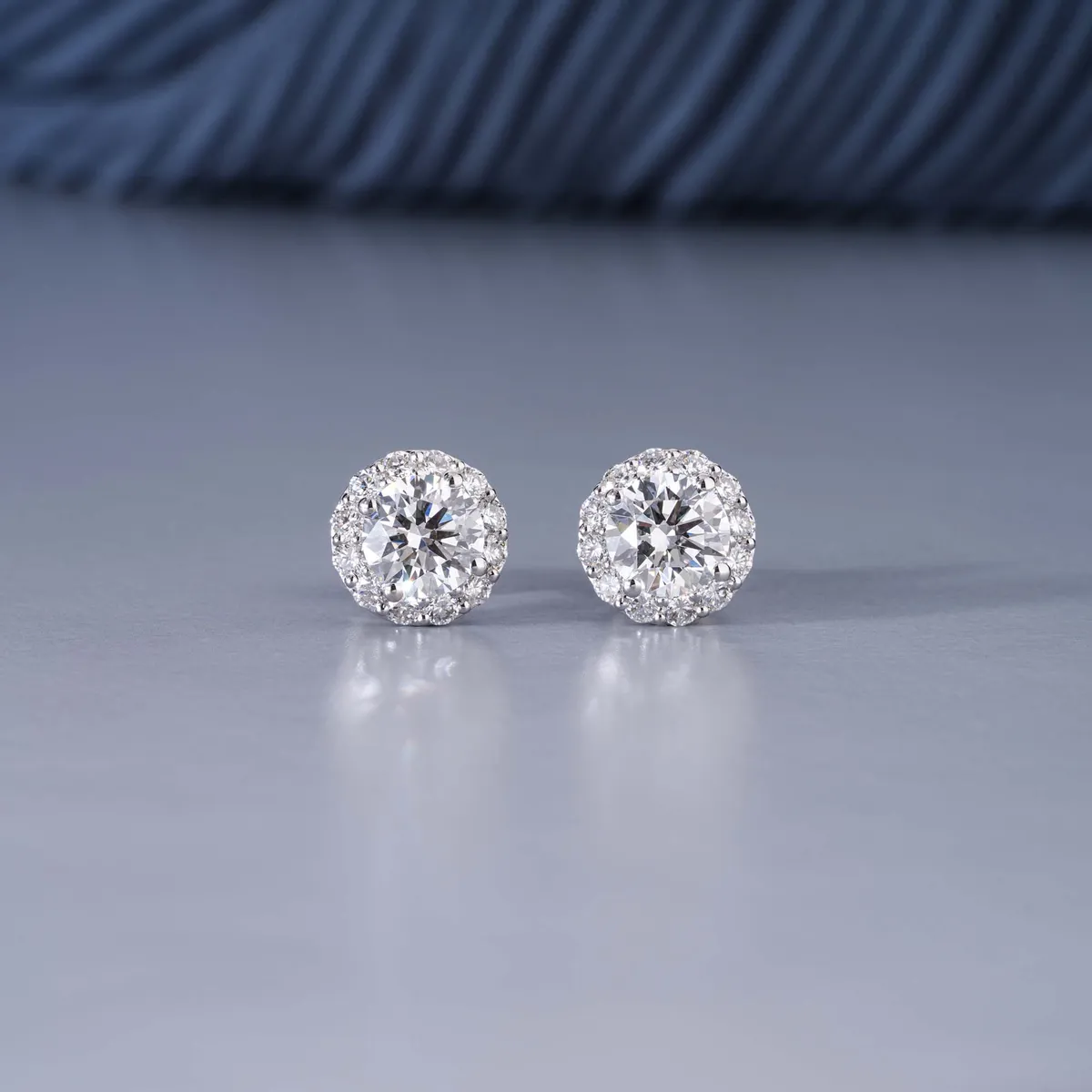 Halo Setting Round Diamond Fashion Necklace Earring 