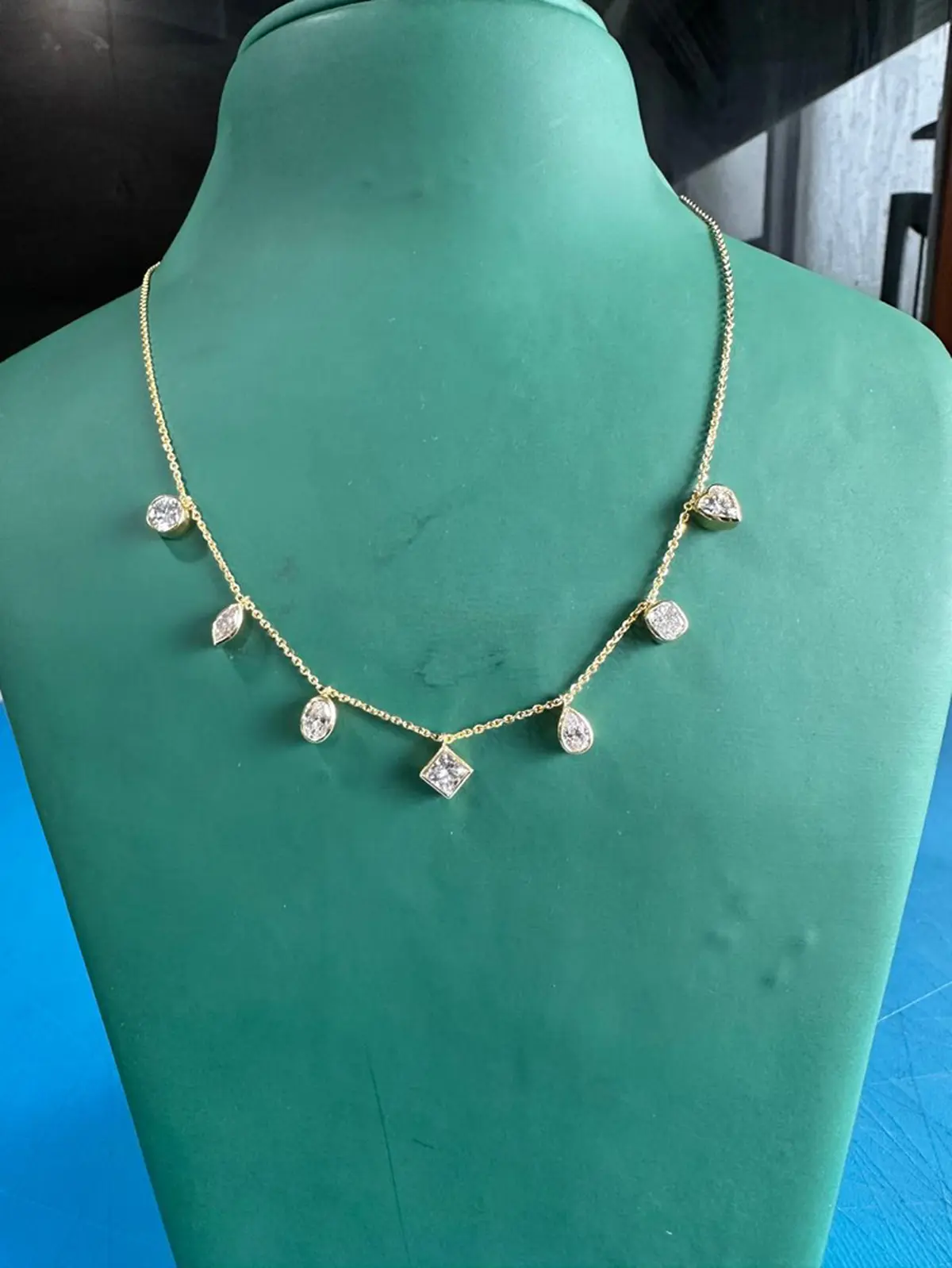 Bezel Setting Marquise, Oval, Cushion, Heart, Princess & Round Diamond Fashion Necklace 