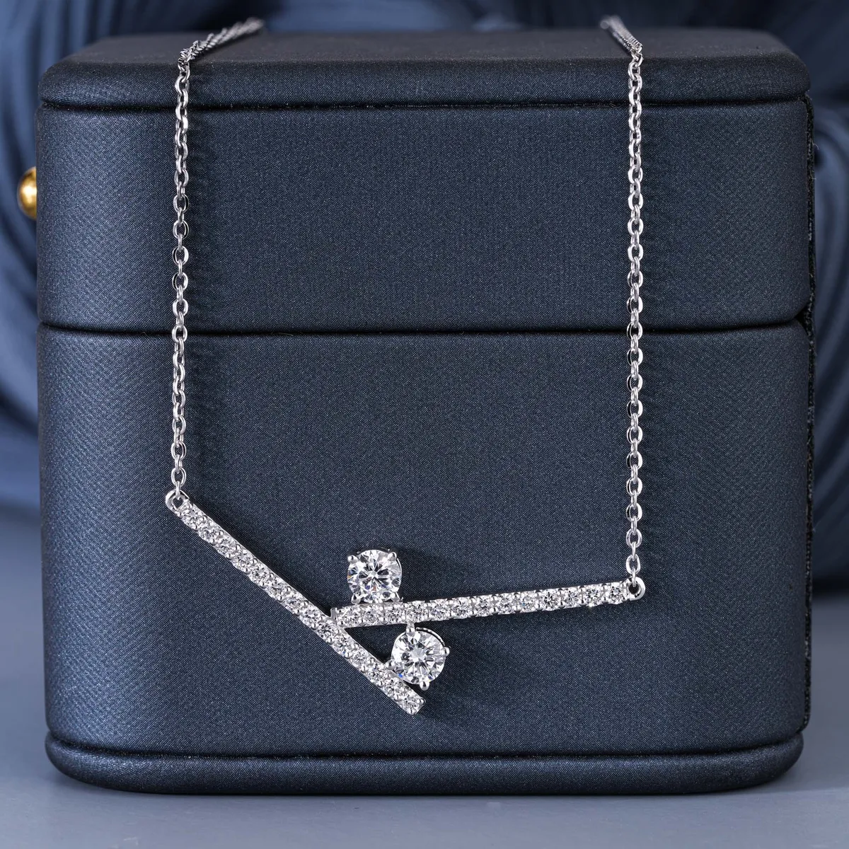 Round Diamond Necklace 