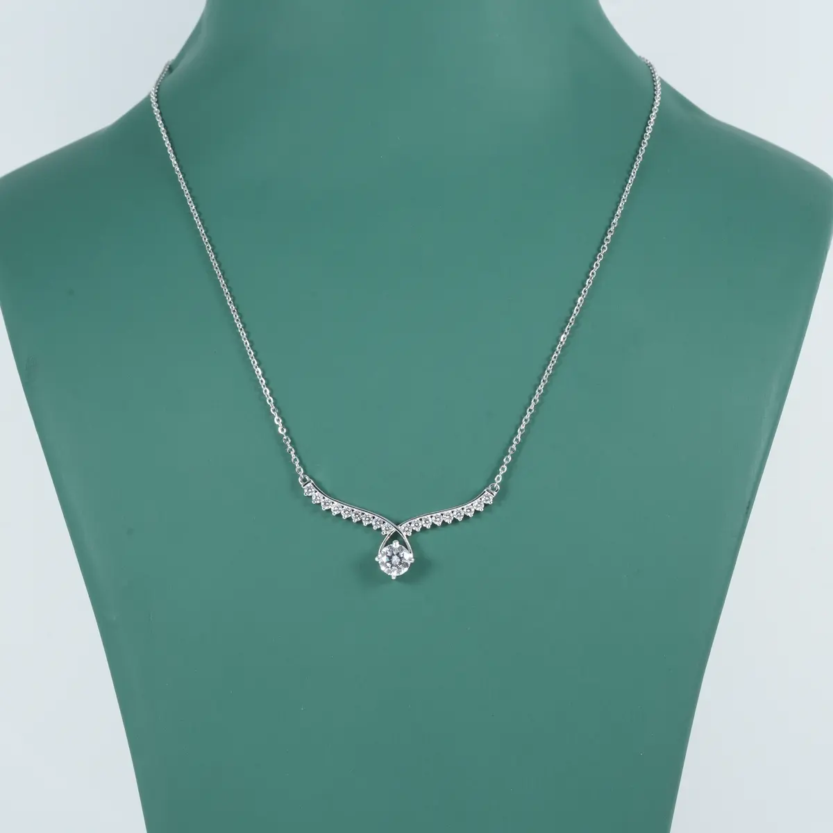 1.70 CTW Round Diamond Necklace 