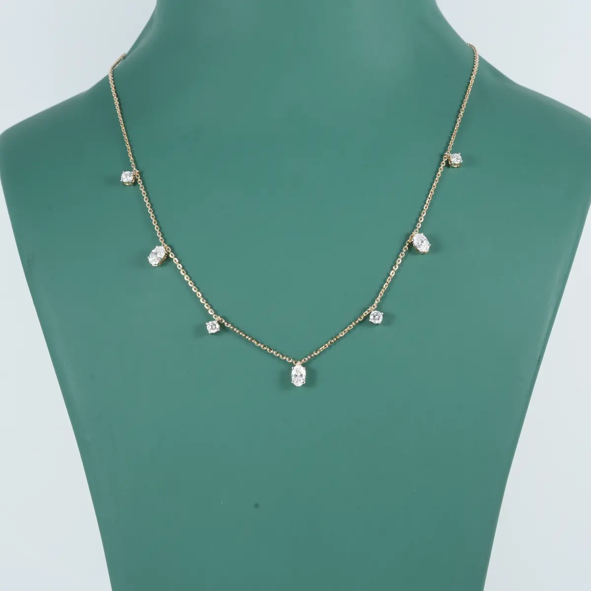 Oval & Round Diamond Necklace 