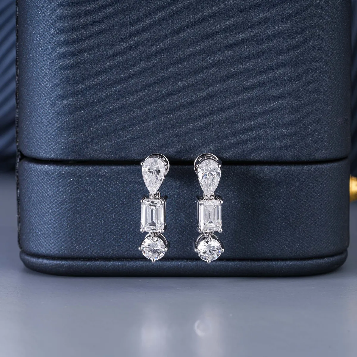Emerald, Pear & Round Diamond Fashion Necklace Earring 
