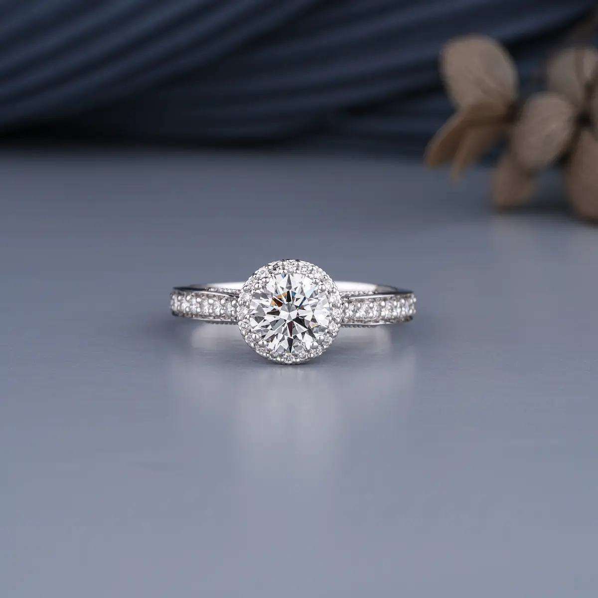 Round Diamond Engagement Ring 