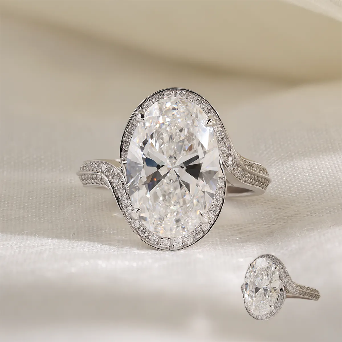 Oval & Round Diamond Engagement Ring 