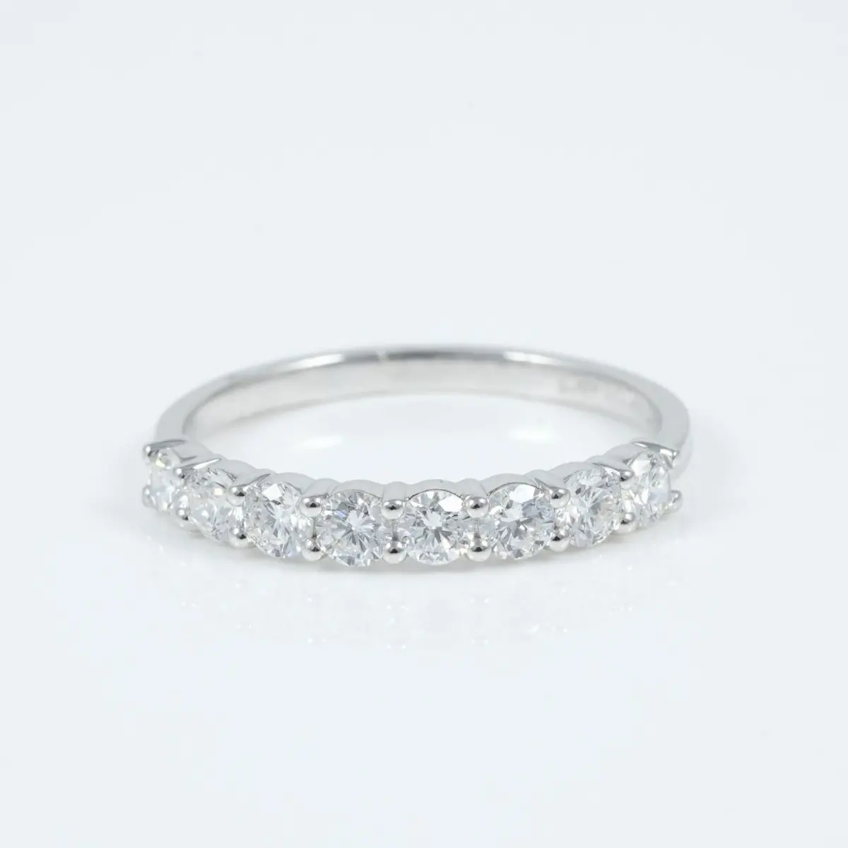 Round Diamond Band 