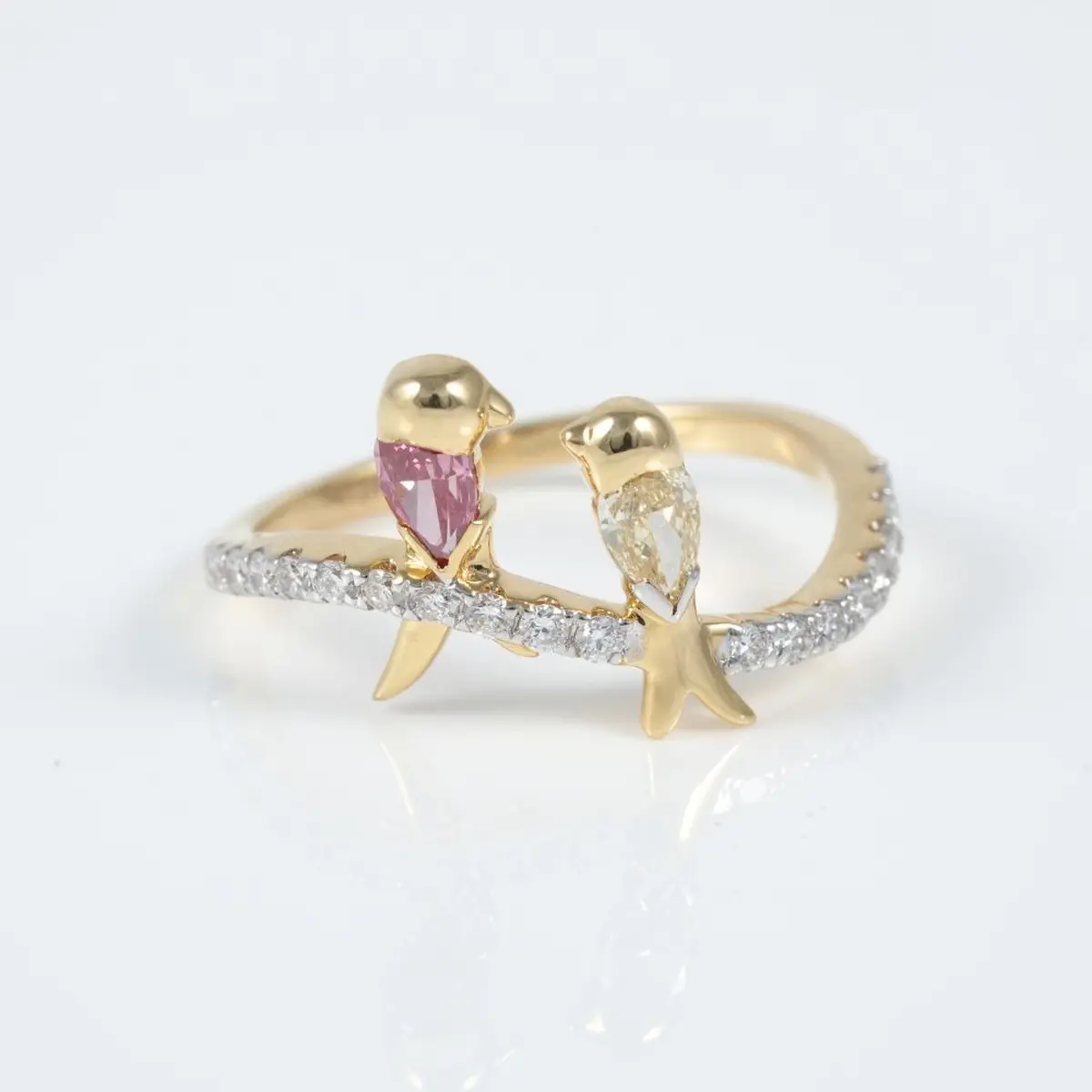 Round Diamond & Pear Colour Stone Fashion Ring 