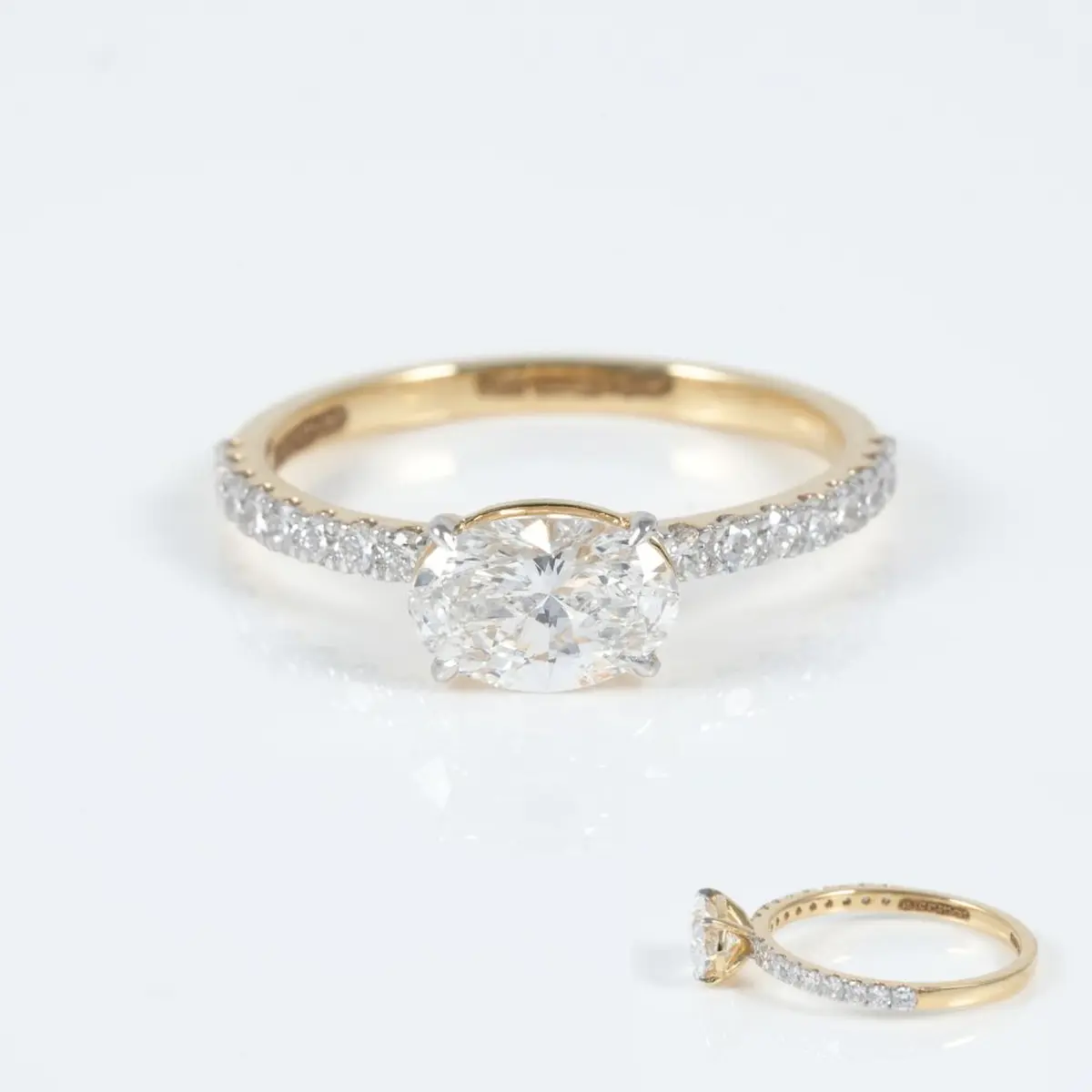 Oval & Round Diamond Engagement Ring 