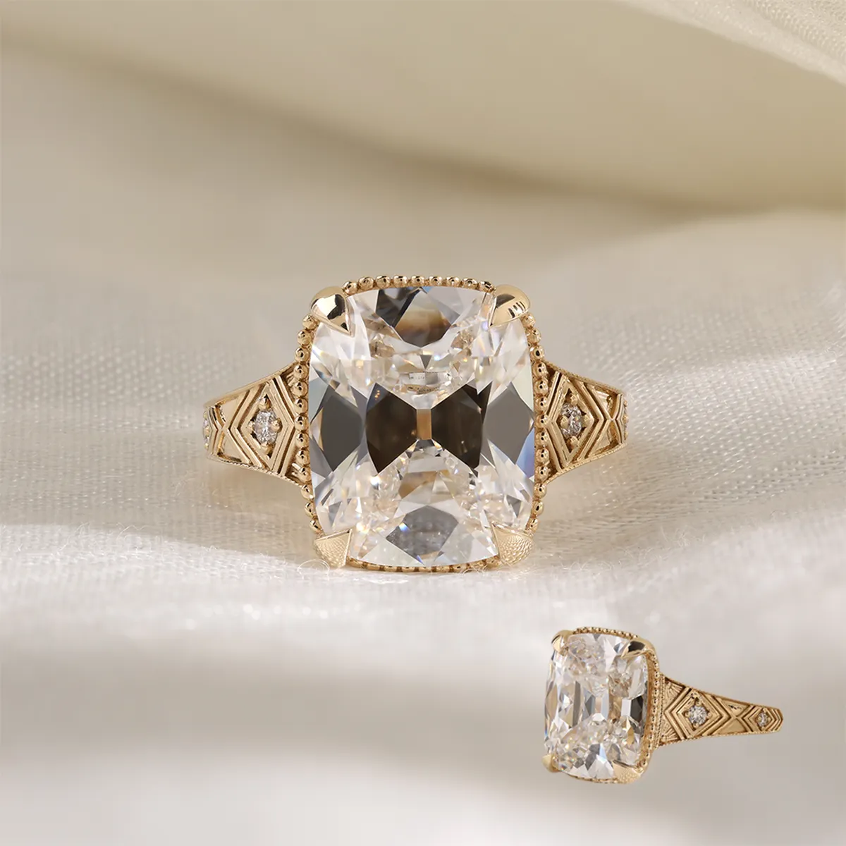 Cushion & Round Diamond Engagement Ring 