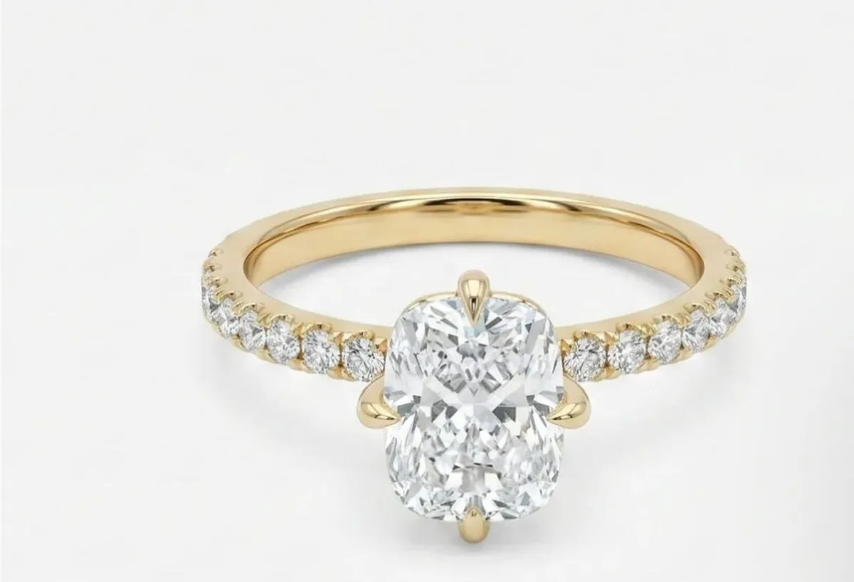 Cushion & Round Diamond Engagement Ring 